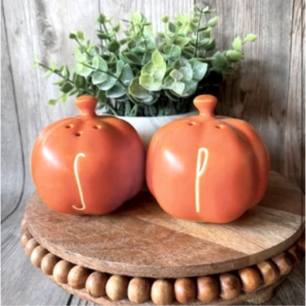 NEW Rae Dunn Pumpkin Shaped Salt & Pepper Shaker Set